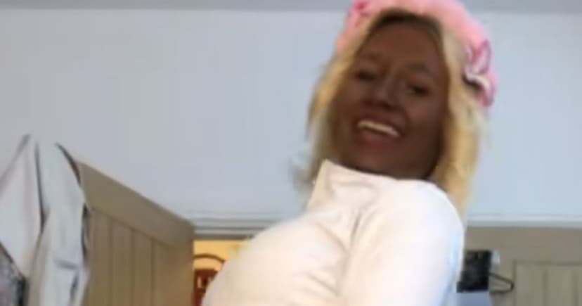 Teen's Sunbed Addiction Fuels Skin Cancer Fears