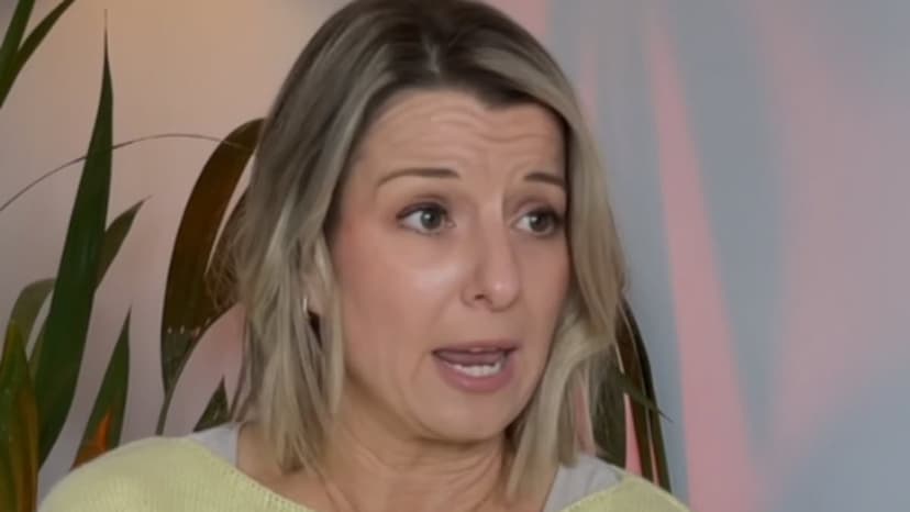 Naked Man Terrorizes Hotel Guest