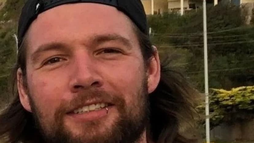 Heroic Rescue Attempt Ends in Tragedy Off Aussie Coast