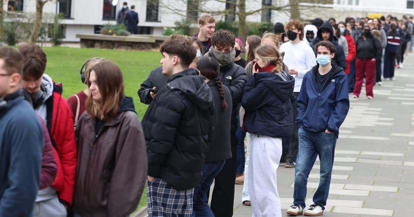 UK Meningitis Outbreak: Worst in a Decade Sparks Student Fears