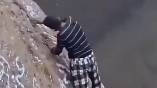 Yemeni 'Spider-Man' Falls to His Death in Volcano Crater