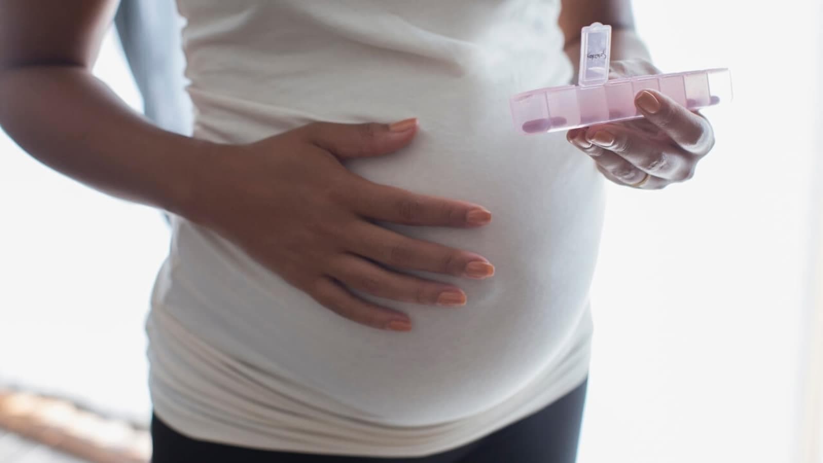 Debate Intensifies Over SSRI Risks for Pregnant Women