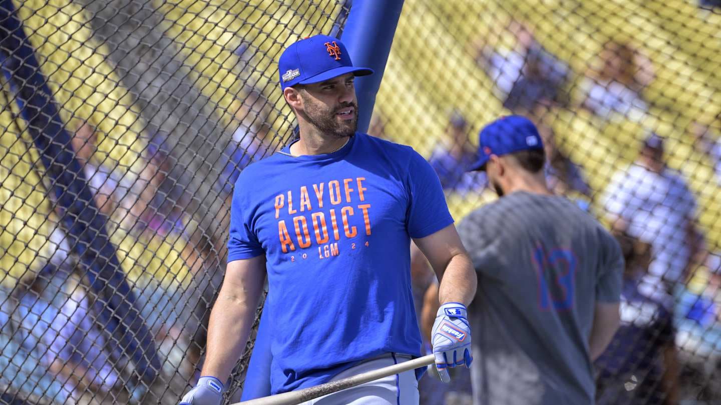 Veteran Slugger J.D. Martinez Could Boost Royals' Playoff Push