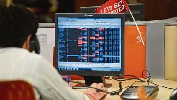 Indian Stocks Poised for Negative Start as Global Woes Loom