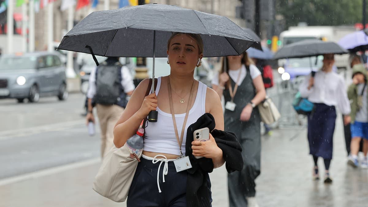 Thunderstorms Flood South East England, Disrupting Trains and Homes
