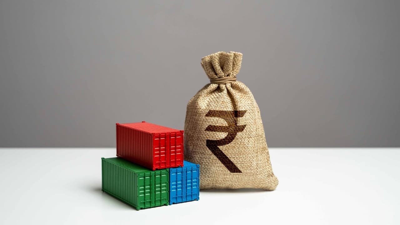Experts Expose Misleading "Guaranteed" Returns on Indian Insurance Policies