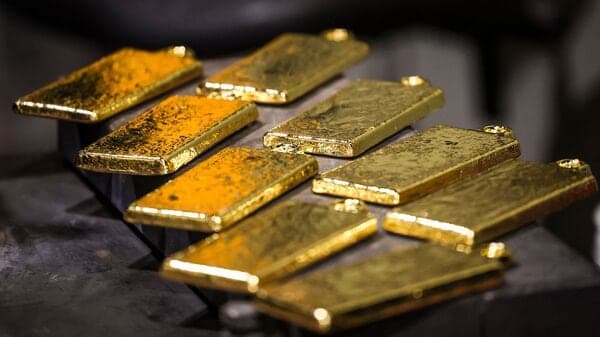 Central Banks and ETFs Fuel Soaring Gold Prices, Goldman Sachs Forecasts $4,000 by 2026
