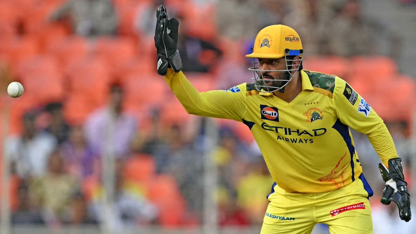 Dhoni's Tactical Shift: Balancing Workload and Maintaining Wicketkeeping Edge