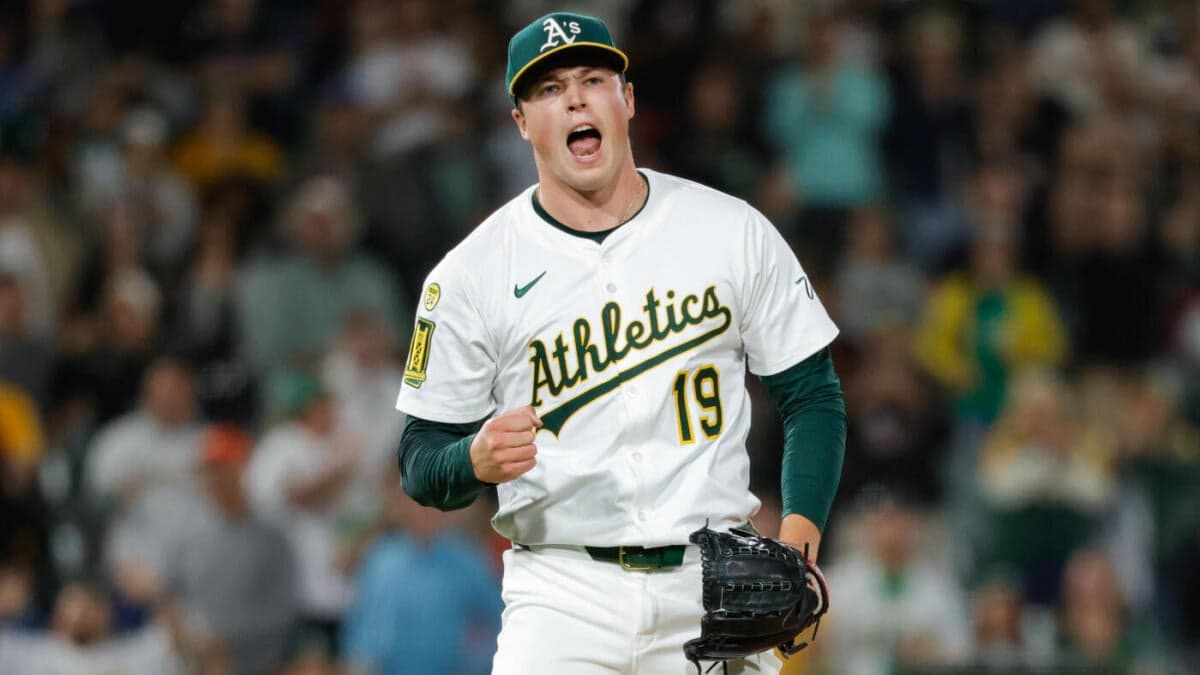 Padres Acquire Coveted Closer, Sacrifice Top Prospect