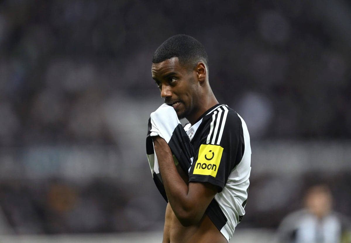Howe Hopeful for Isak Reconciliation Despite Newcastle's Refusal to Sell