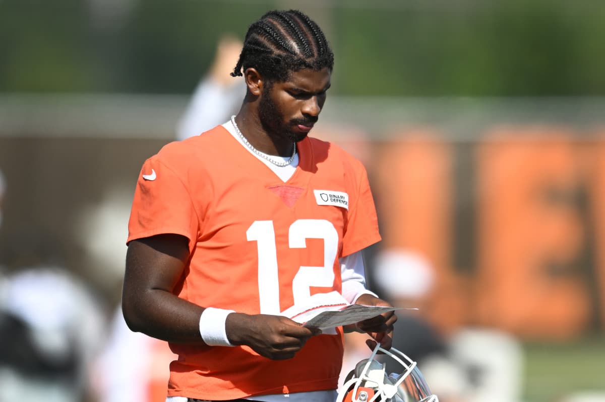 Rookie QB Shedeur Sanders Impresses in Browns Camp, But Faces Shoulder Soreness