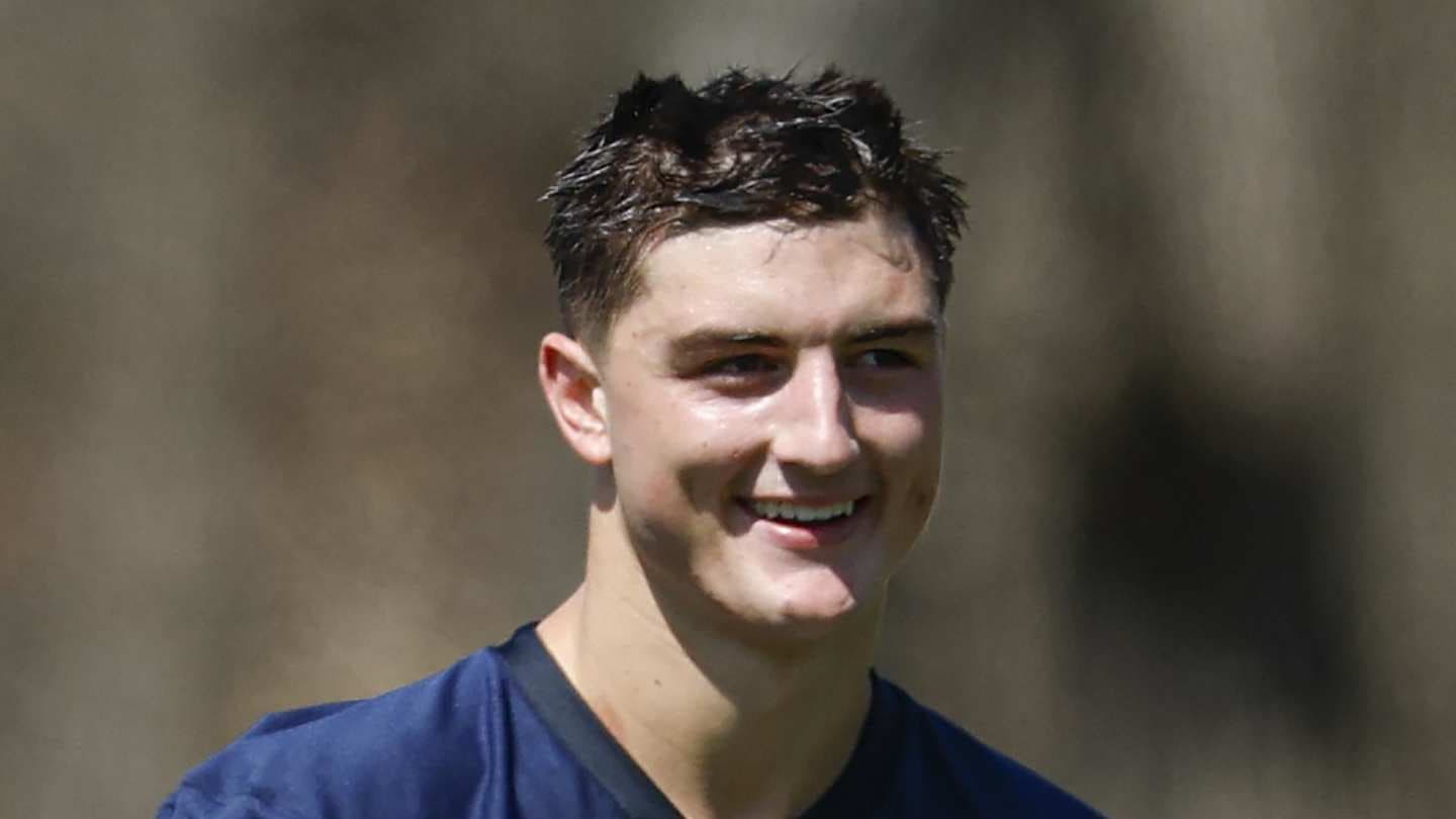 Rookie Tight End Colston Loveland Shines in Bears' Preseason Debut