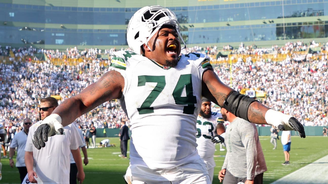 Packers' Elgton Jenkins Accepts Center Role, Forgoes Contract Renegotiation