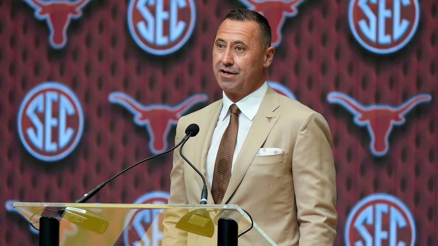 Arch Manning Leads Texas Longhorns' Playoff Push in 2024