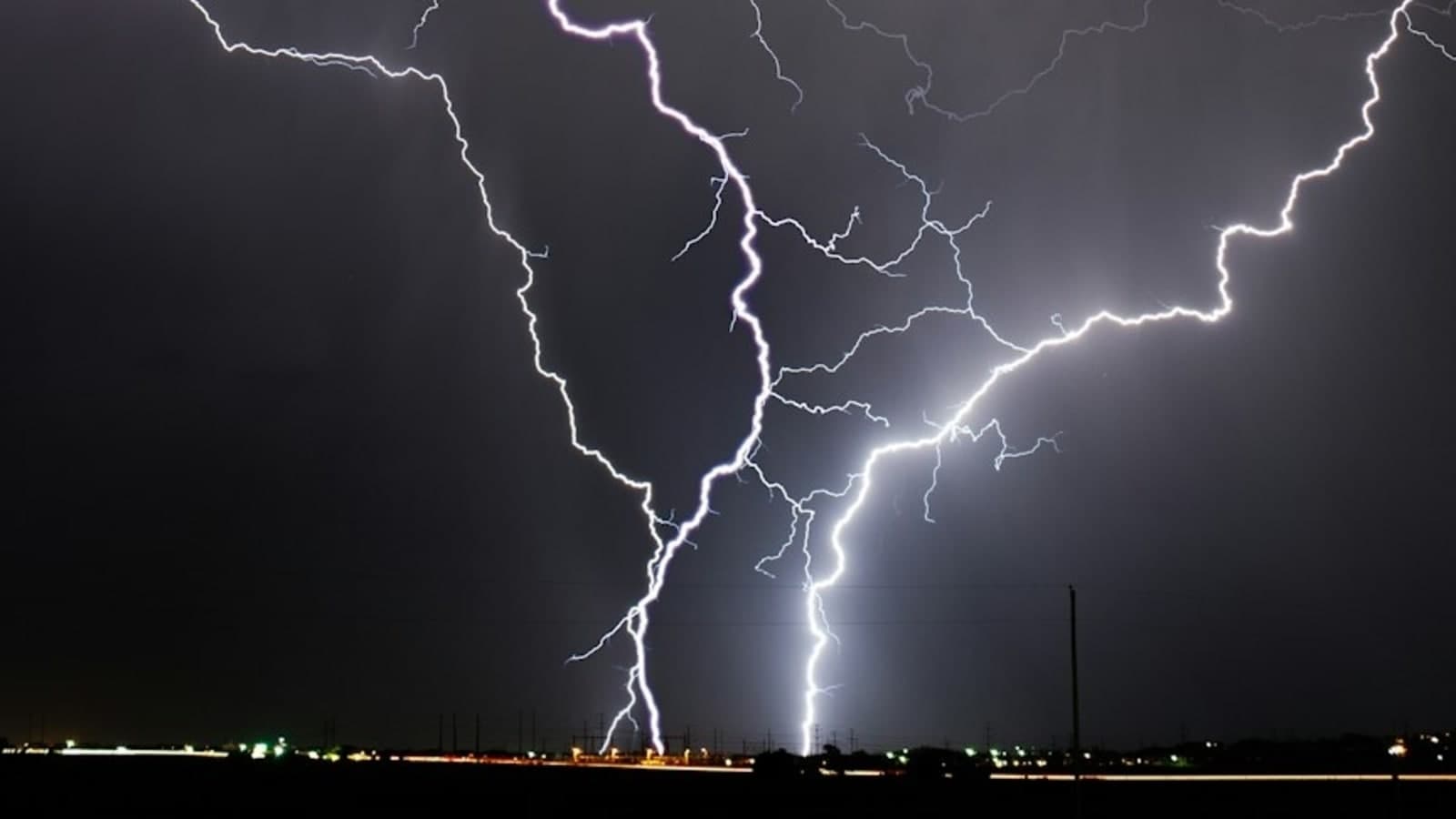 Thunderstorms Disrupt Weekend Plans Across Multiple States