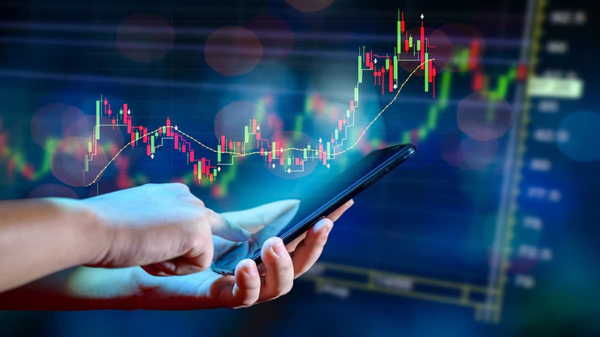 Foreign Investors Flee Indian Markets as Tariffs and Weak Earnings Loom