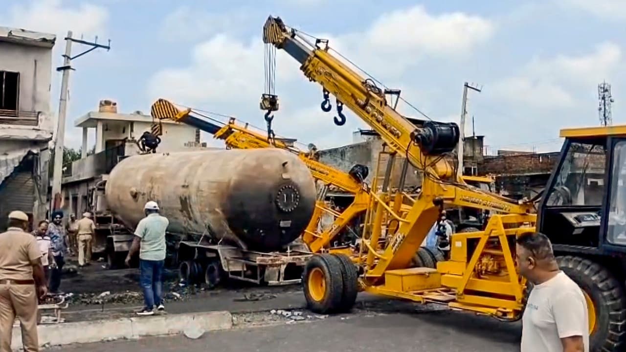 Deadly LPG Tanker Explosion Kills 7, Injures 15 in Punjab