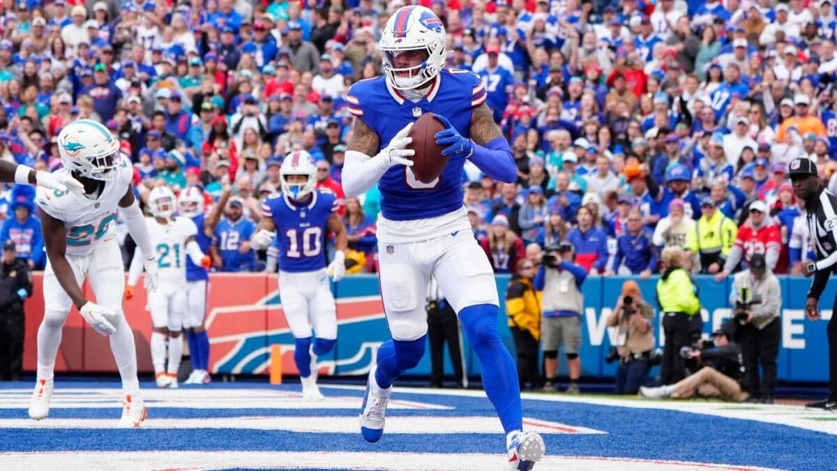 Commanders QB Daniels Emerges as Top Fantasy Football Option in 2025