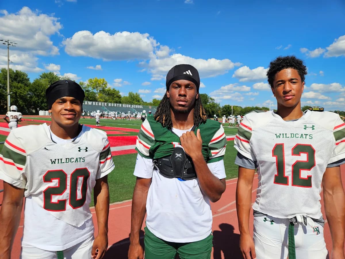 High School Football Players Praised for Rescuing Stray Dogs