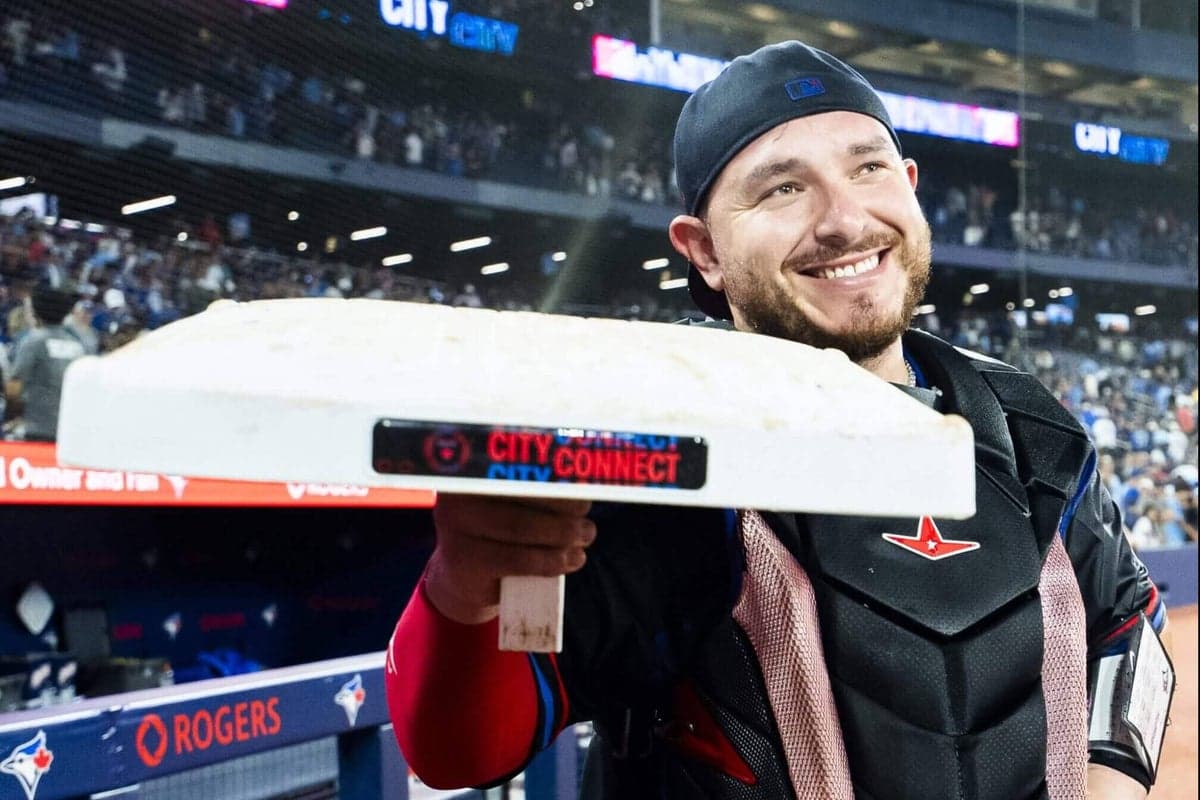 Backup Catcher Alejandro Kirk Steals the Show with Unlikely Stolen Base