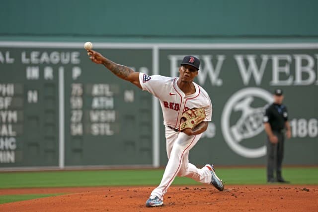 Red Sox Surge Closes Gap on Blue Jays in AL East Race