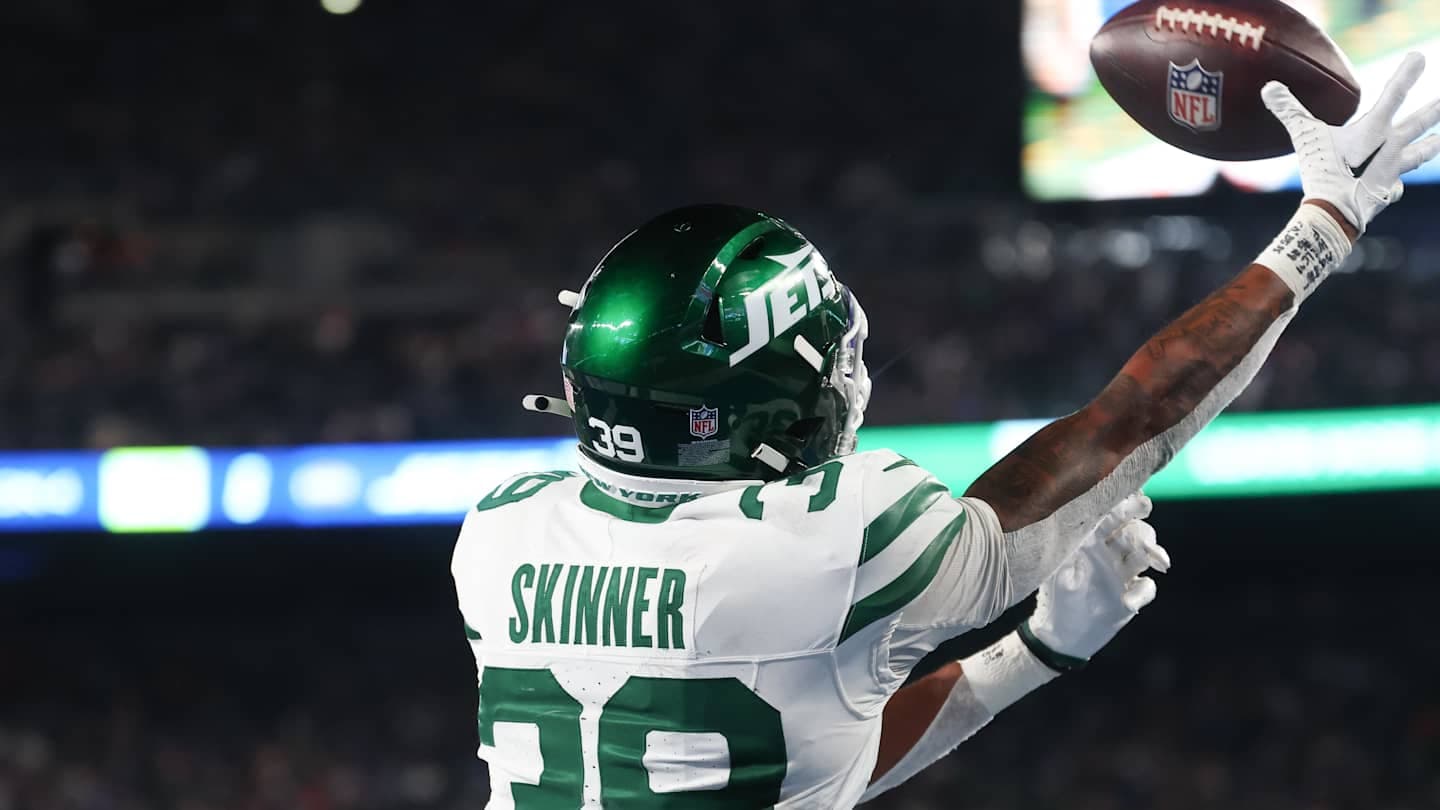 Undrafted Rookie Skinner Shines with One-Handed TD Catch for Jets