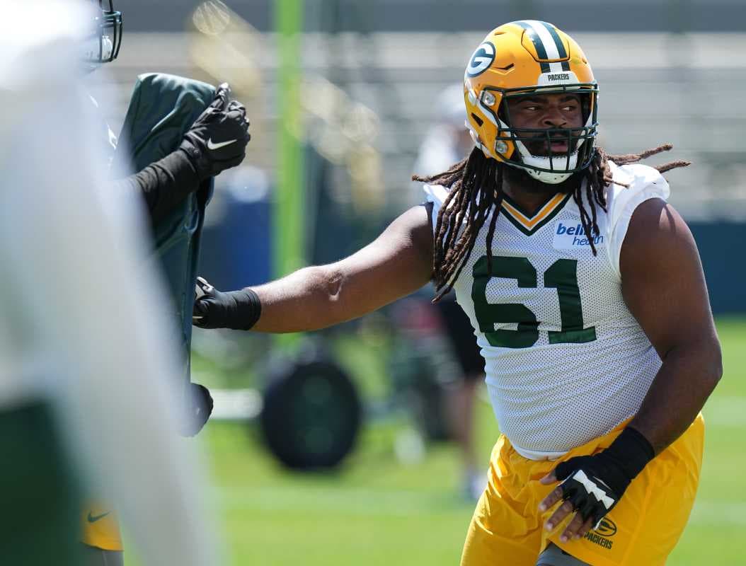 Packers Bring Back Offensive Lineman Lecitus Smith to Boost Depth