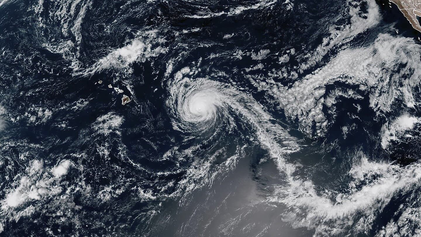 Hurricane Kiko Weakens, Spares Hawaiian Islands