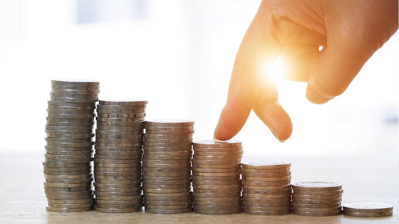 Seniors Earn More: Banks Offer Attractive Rates on 3-Year Fixed Deposits