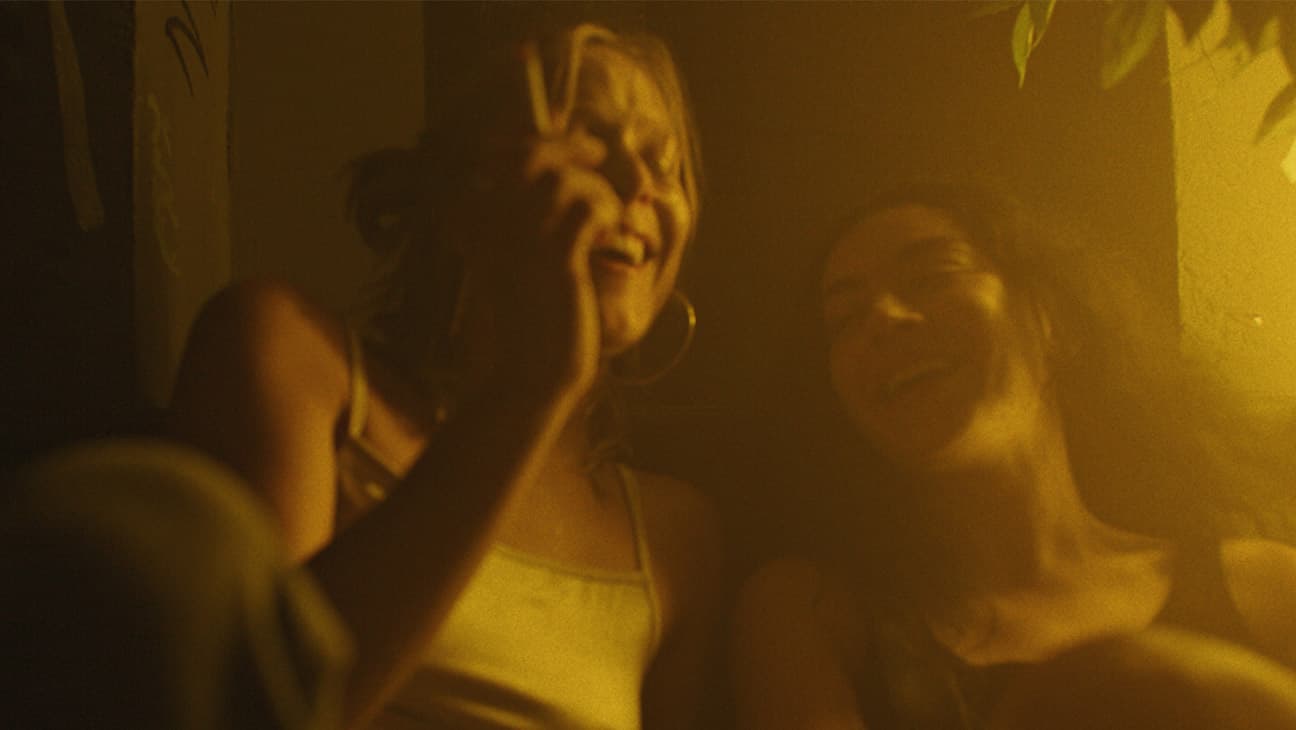 Charli xcx and Kate Hudson's Supernatural Getaway: A Horror Comedy Twist