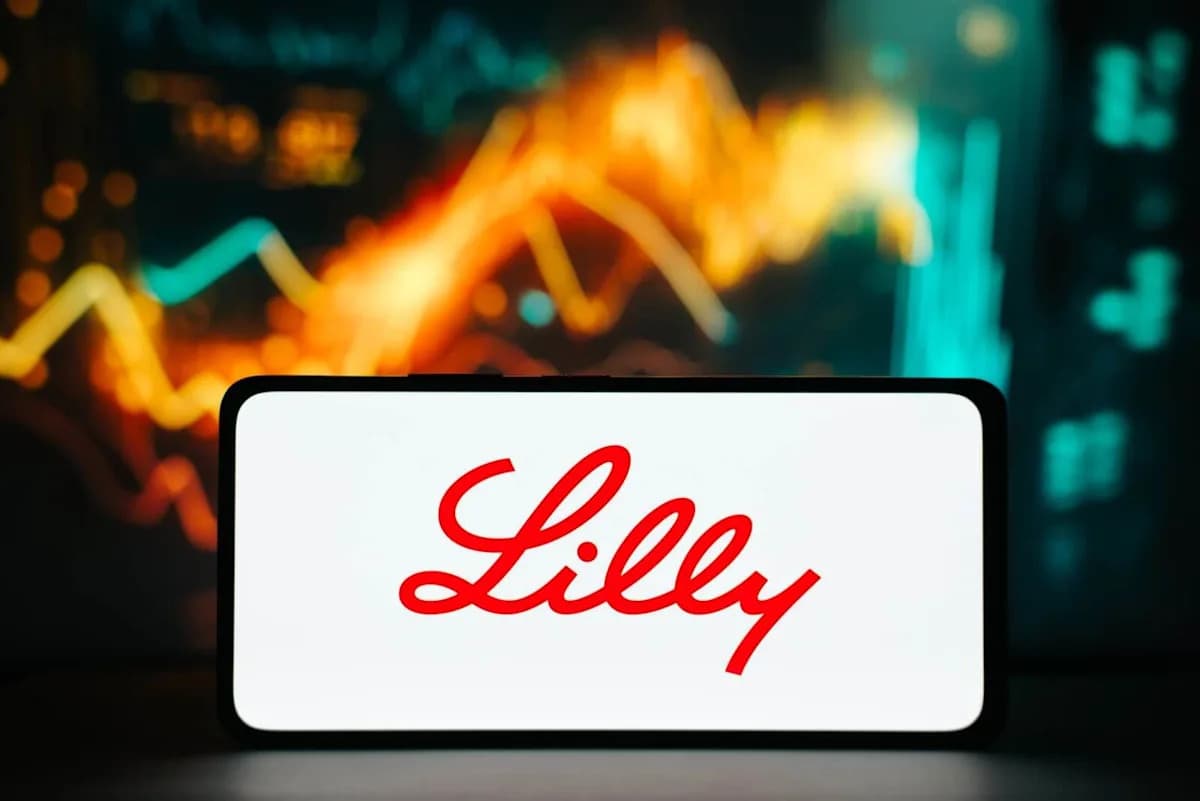 Mega-Cap Pharma Giant Eli Lilly Lags Behind Rivals Amid Market Volatility