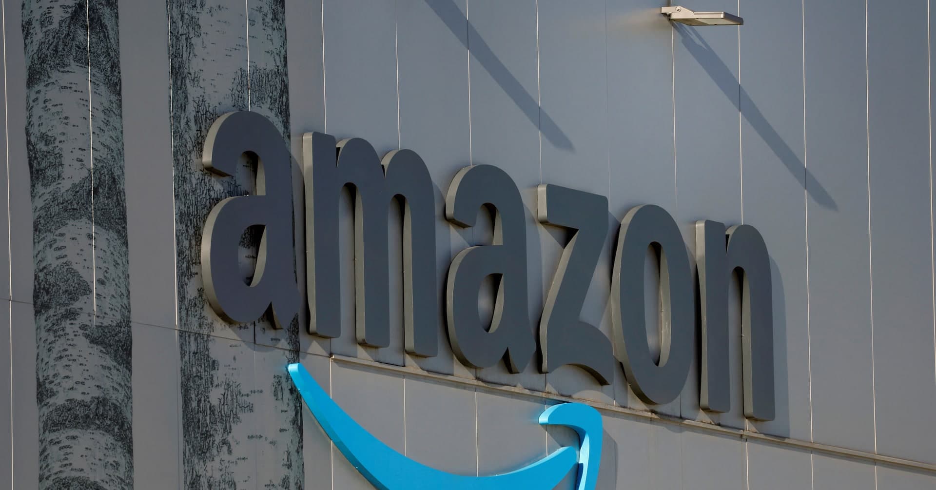 Amazon Bets Big on Cloud and AI to Offset Retail Slowdown