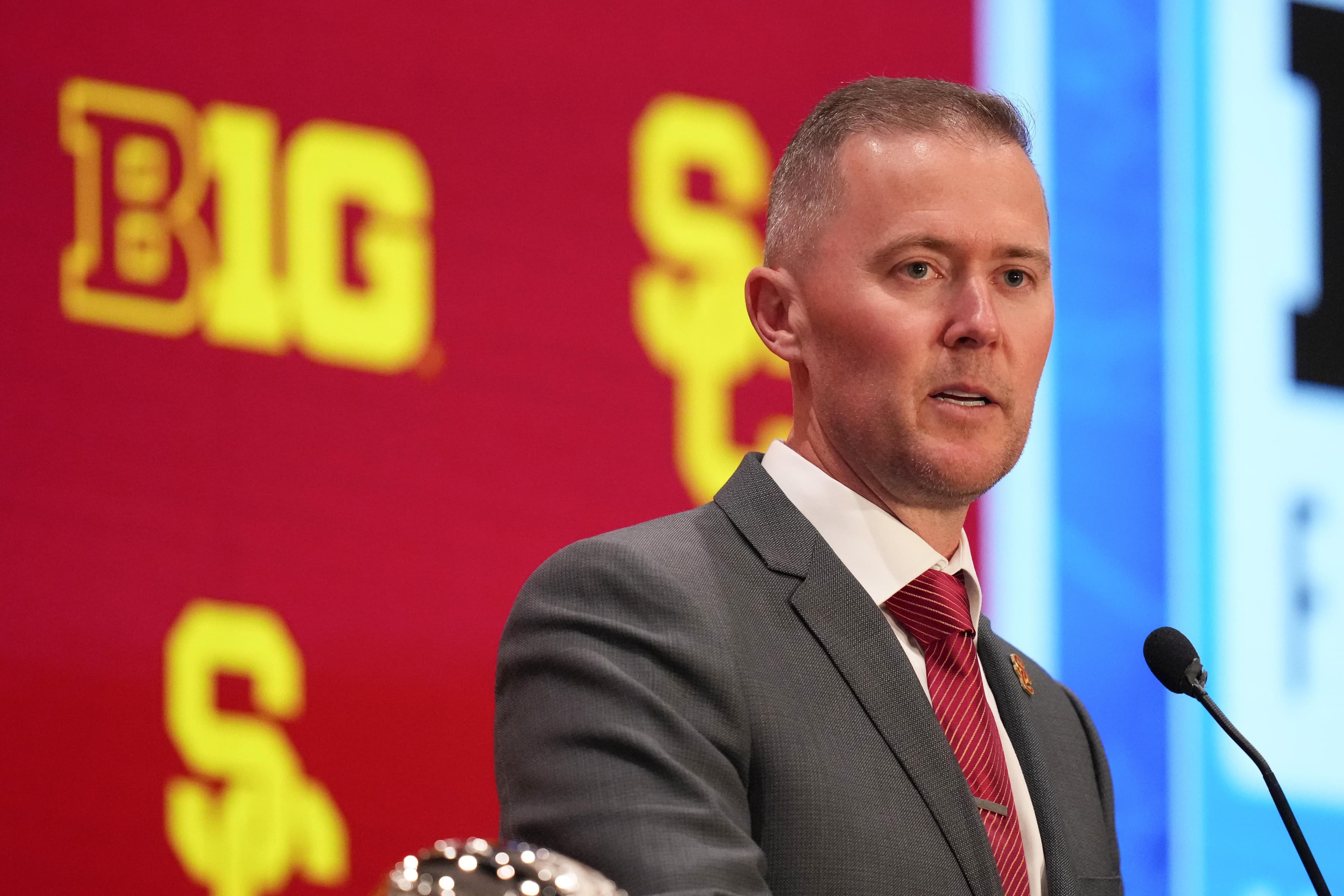 USC Trojans Seek Big Ten Title Berth Despite Tough 2025 Season