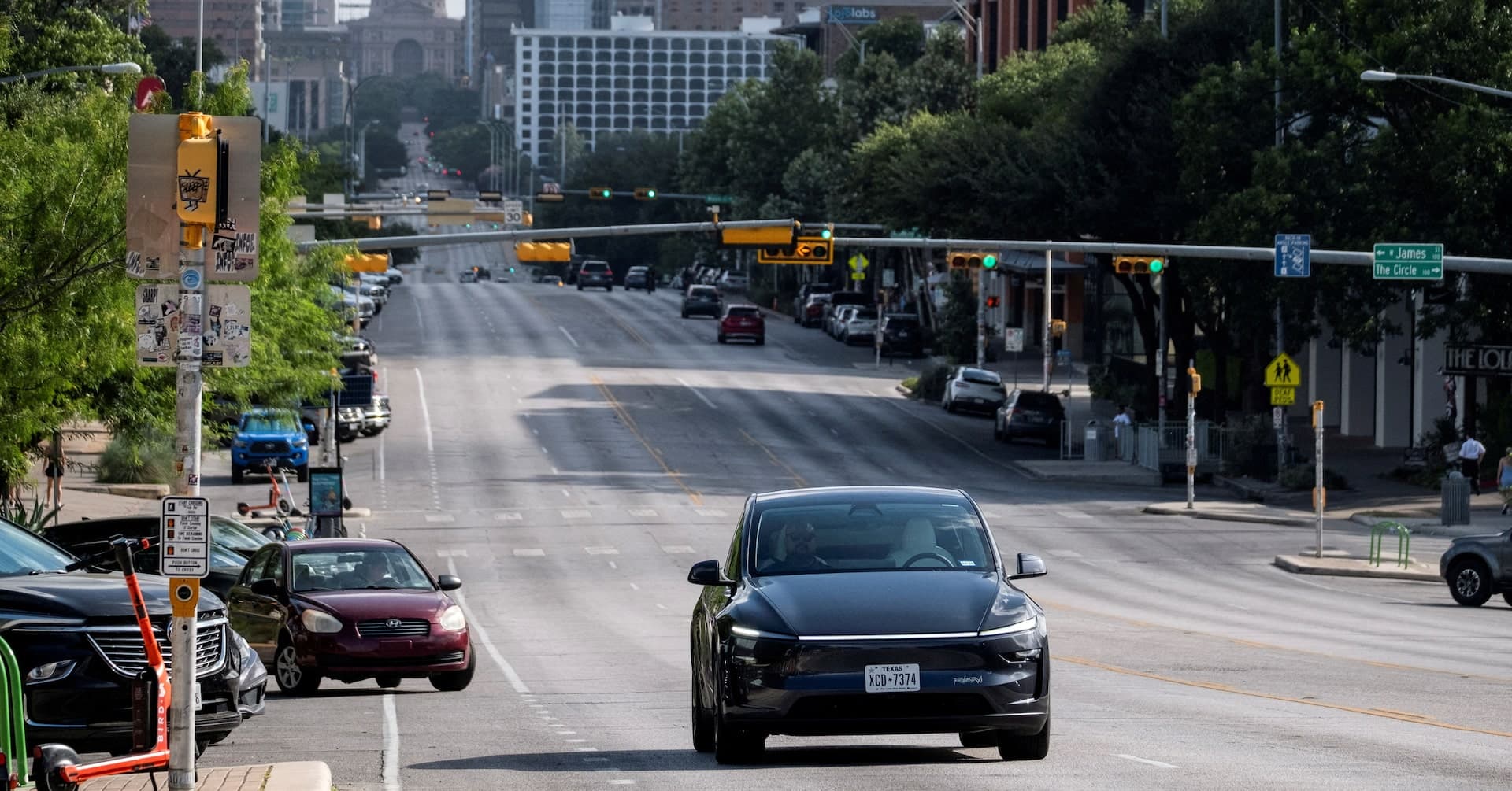 Tesla Pivots to Chauffeur Service, Delays Robotaxi Launch