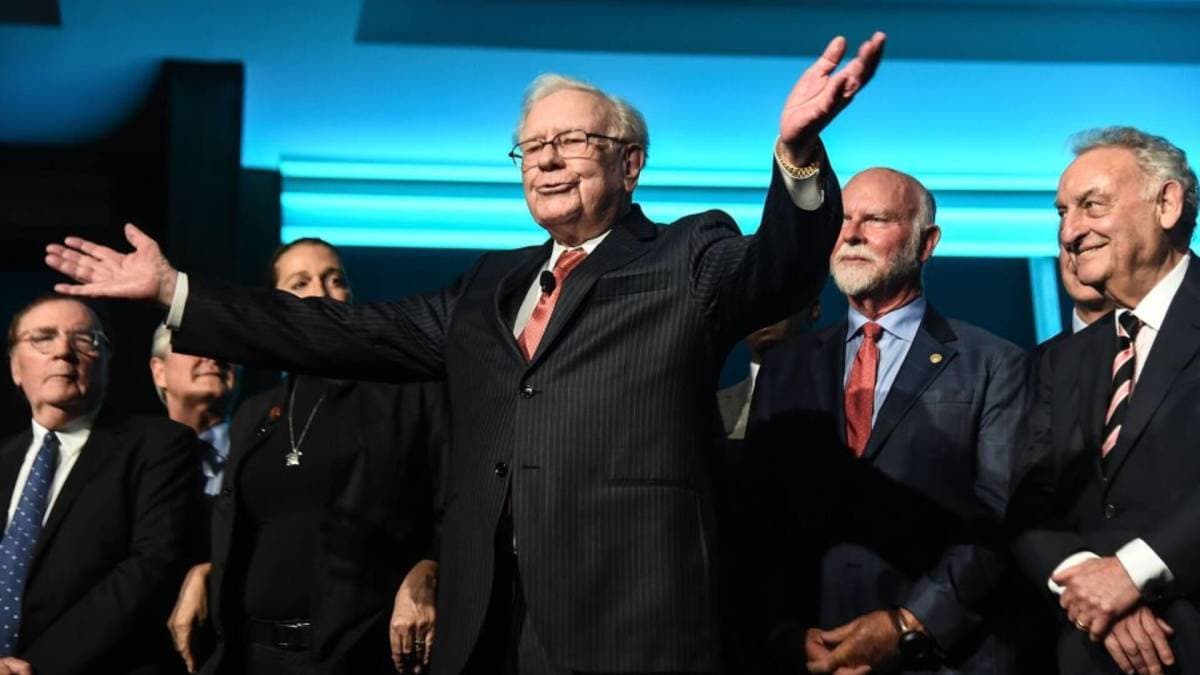 Buffett Breaks Tradition: Berkshire Trims Longtime Tech Holding