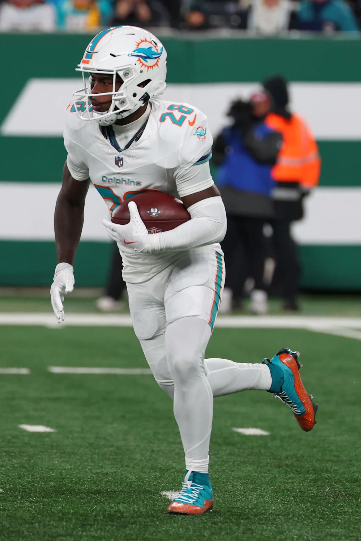 Dolphins' Rookie RB Achane Sidelined with Calf Injury Ahead of Season Opener