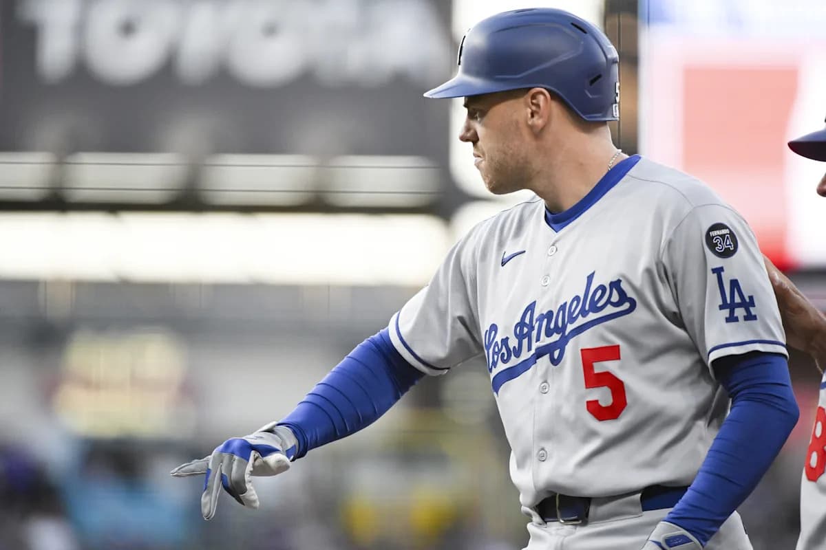 Dodgers' Freddie Freeman Fights Slump, Stays in Batting Title Hunt