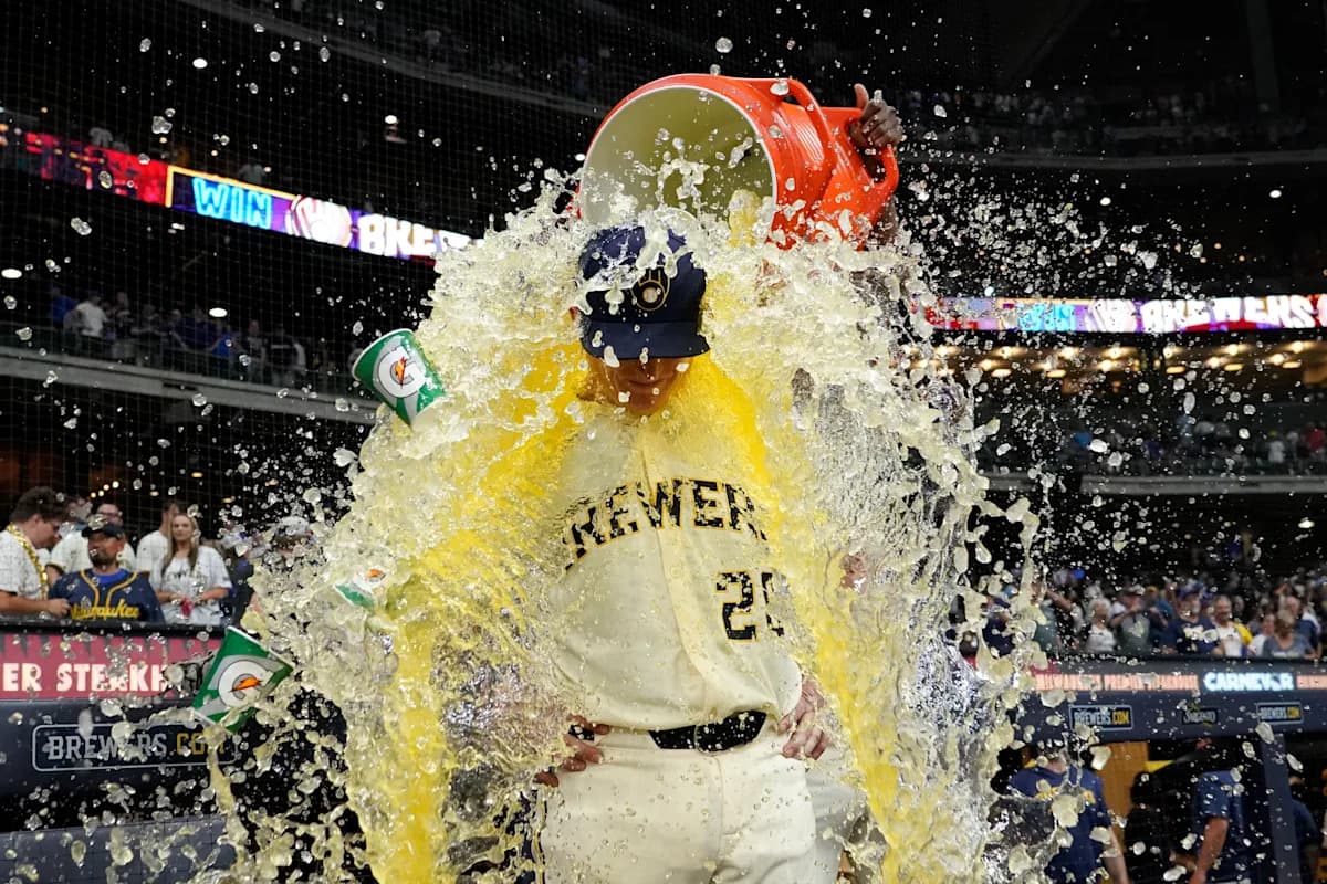 Brewers Pounce on Cubs, Seize Control of NL Central Race