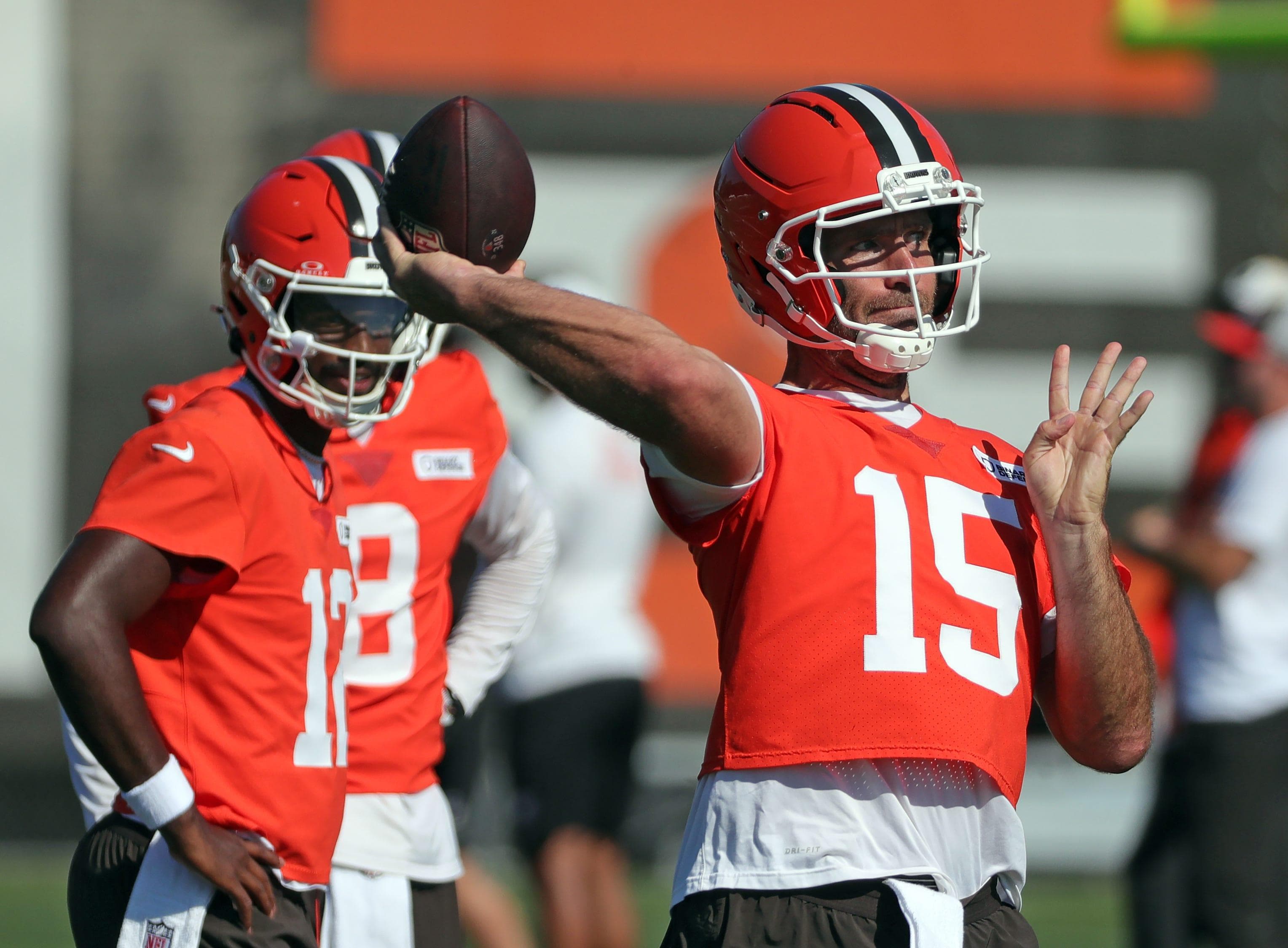 Browns Defy NFL Norms, Aim to Keep Four Quarterbacks