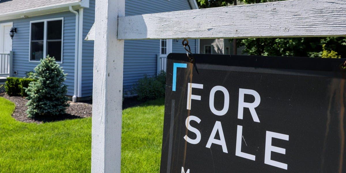 Home Prices Dip in 14 of Top 50 US Metros as Mortgage Rates Bite