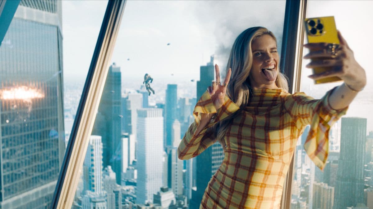 Lex Luthor's Girlfriend Betrays Him Over Obsession with Daily Planet Reporter
