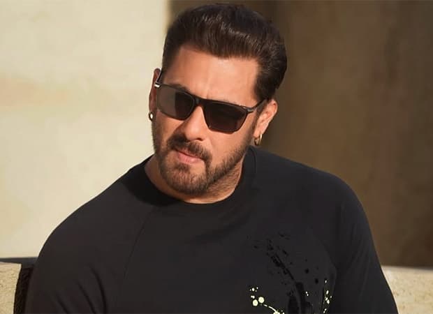 Salman Khan Dances with Family at Vibrant Ganpati Visarjan Celebrations