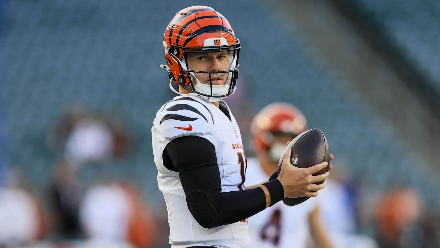 Steelers Sign Veteran QB Woodside Amid Rookie Injury