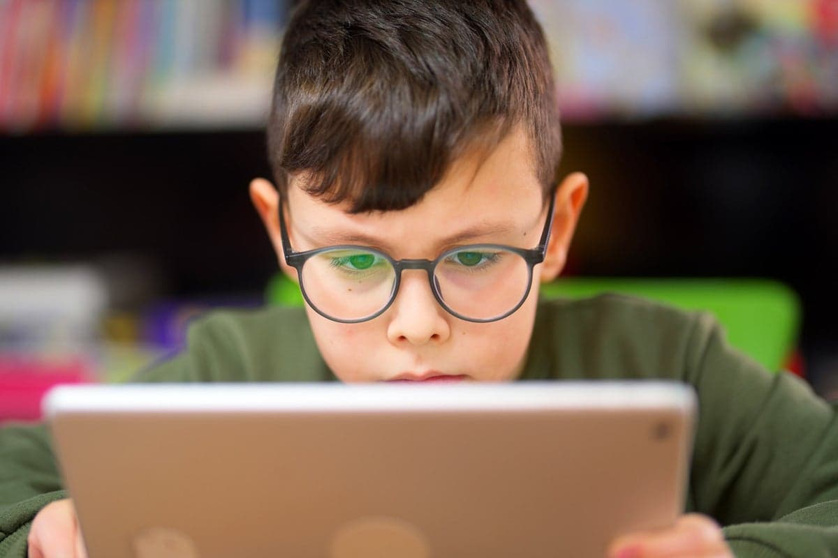 UK Moves to Limit Digital Homework, Bring Back Analog Learning