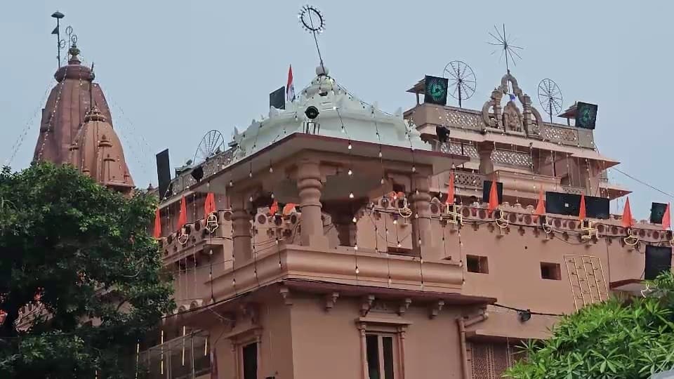 Dwarka's Dwarkadhish Temple Hosts Regal Janmashtami Celebrations