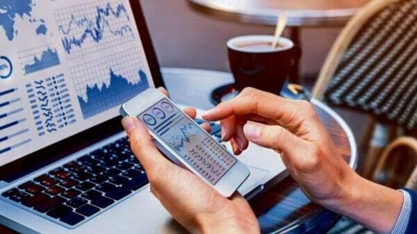 Precious Metals Shine as Investors' Crisis Hedge in Turbulent Times