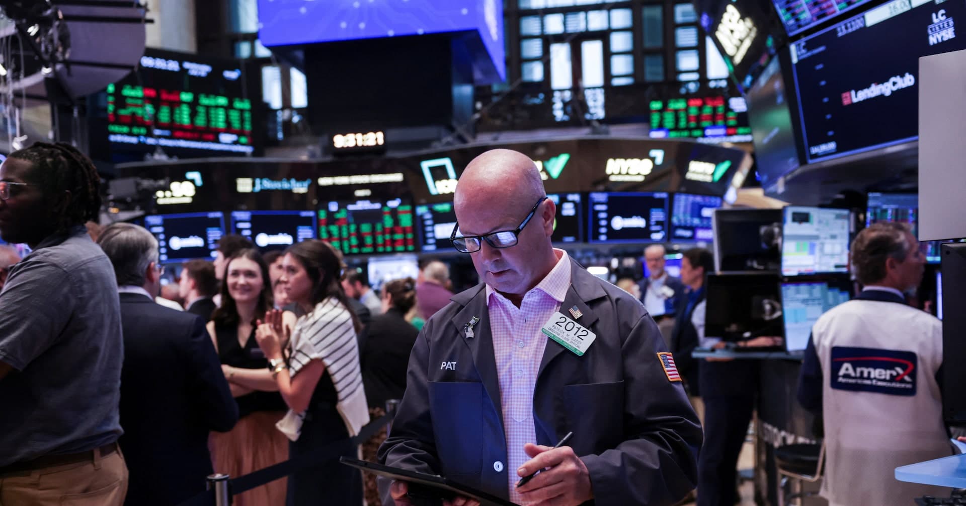 Tariff Woes and Sluggish U.S. Data Weigh on Wall Street, But Global Markets Advance