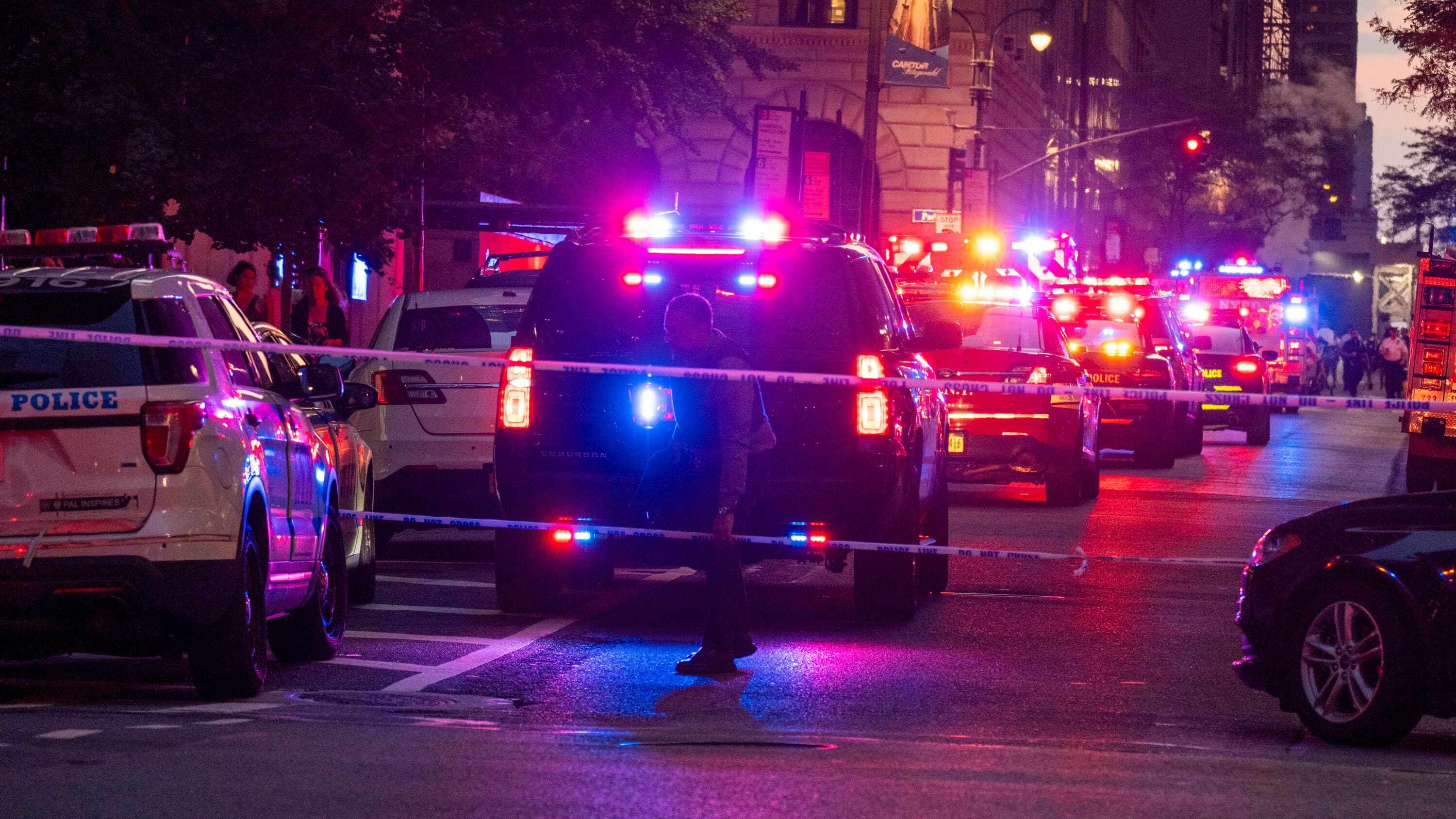 Gunman Kills 4, Including NYPD Officer, in Midtown Manhattan Attack