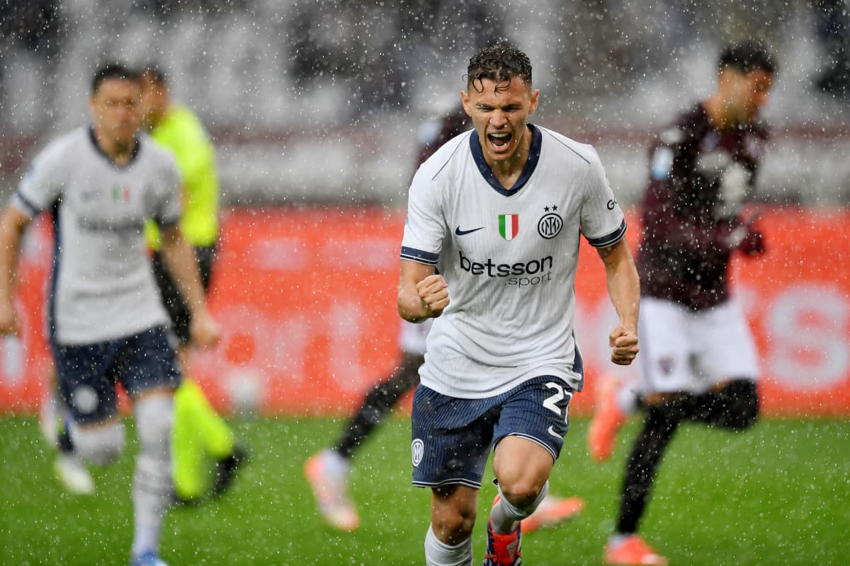 Torino and Bologna Battle for Trio of Midfield Stars