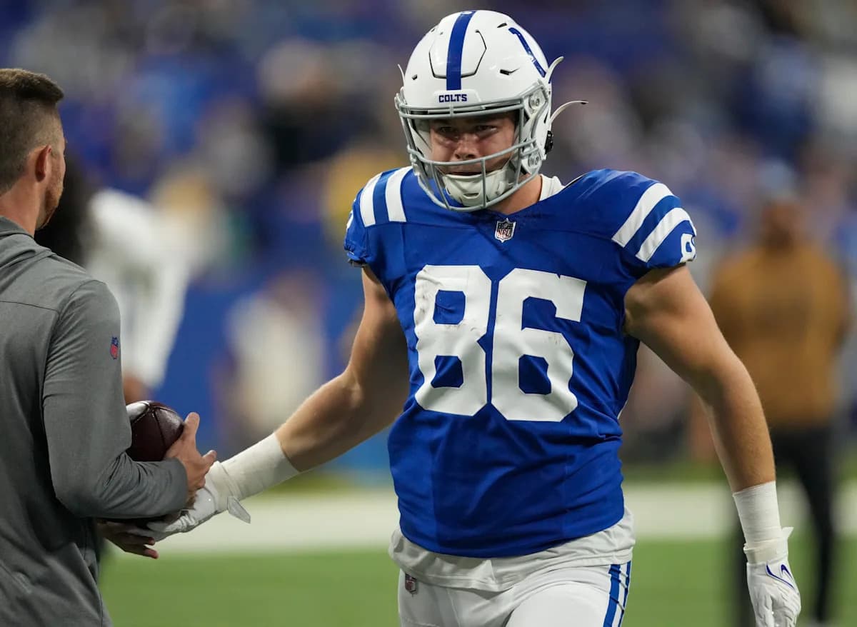 Colts' Tight End Mallory Shines in Training Camp Amid Roster Battle